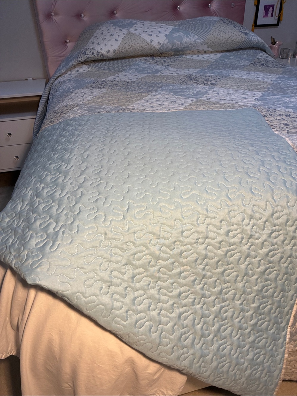 Classic Patchwork Quilted Bedspread in Soft Blue and Cream - Picture 11 of 13